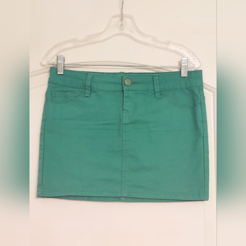 STRADIVARIUS Bright Green Color Mini Cotton Denim Skirt💚 Like New!